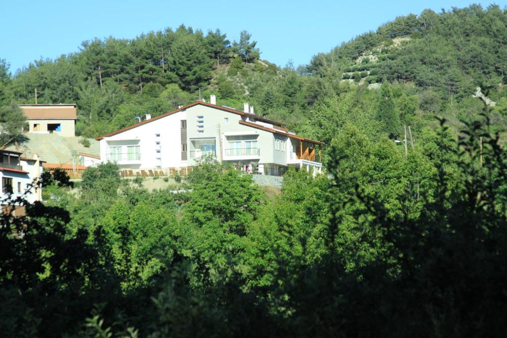 Livadia Hotel Kyperounta