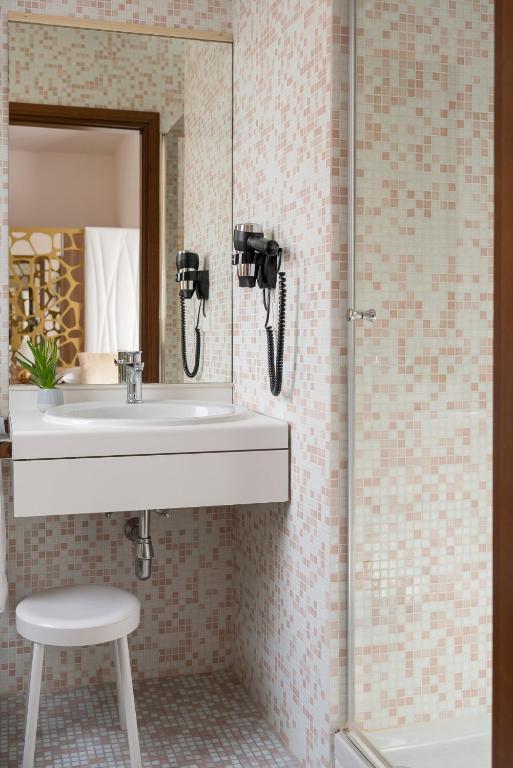 Hotel Re Enzo - Resim 44