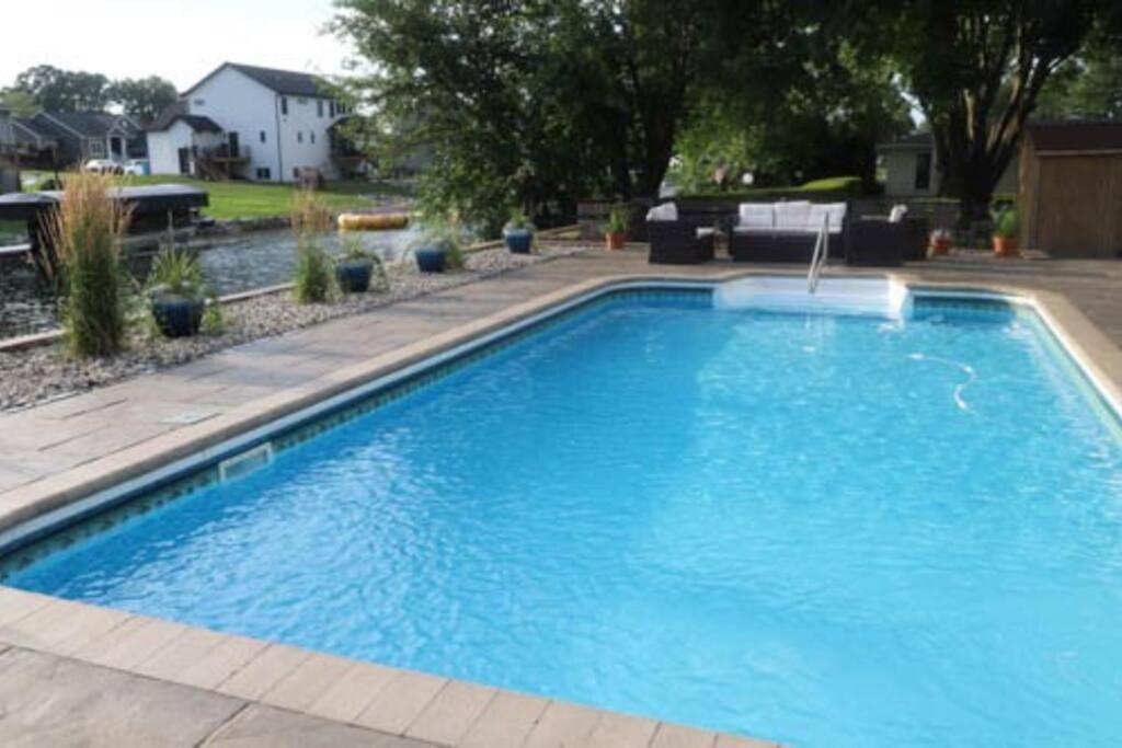 Villa Simonton Lake Man Cave, Elkhart, IN