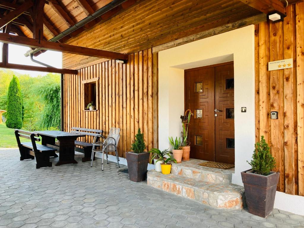 Balkón nebo terasa v ubytování Family House