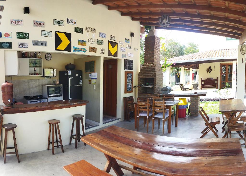 Kuchyň nebo kuchyňský kout v ubytování Abrolhos Dive Inn
