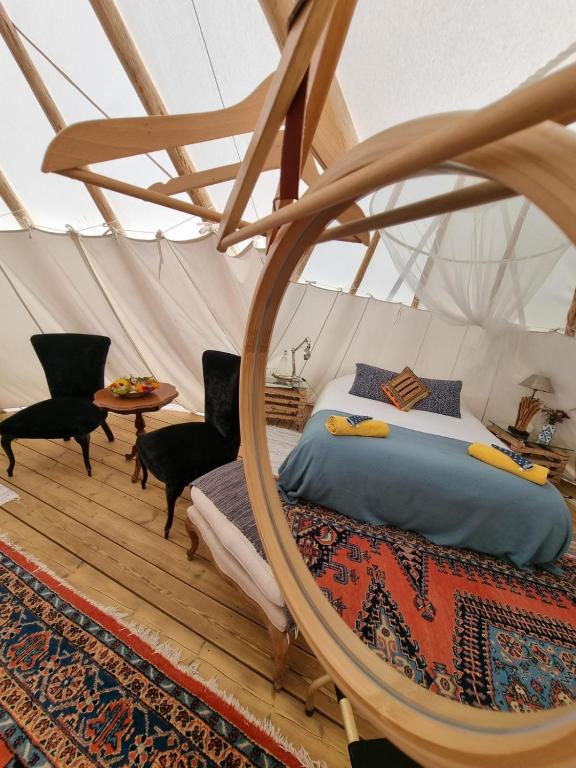 Posezení v ubytování Goodmuda Tipi's