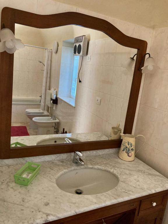 A bathroom at IL CORTILE DI GRETA