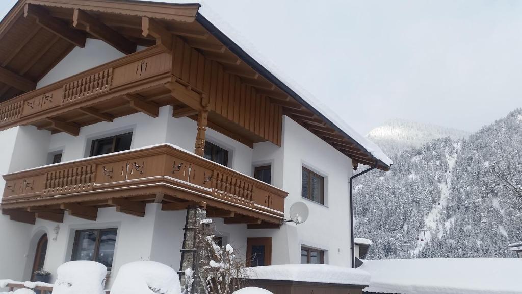 Nespecifikovaný výhled na hory nebo výhled na hory při pohledu z apartmánu
