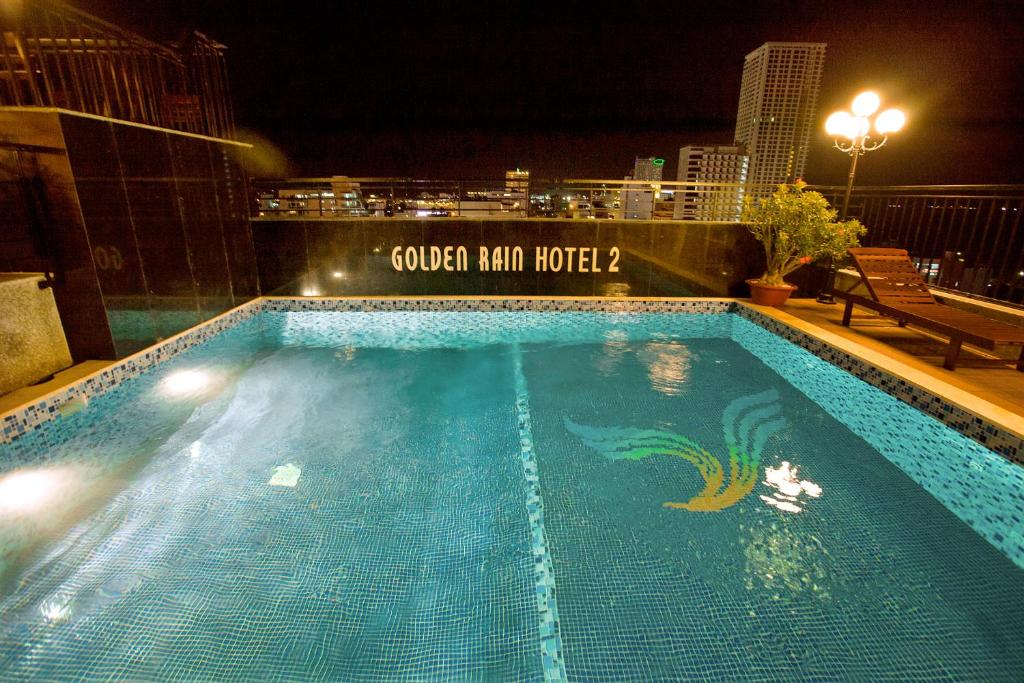 Bazén v ubytování Golden Rain 2 Hotel nebo v jeho okolí