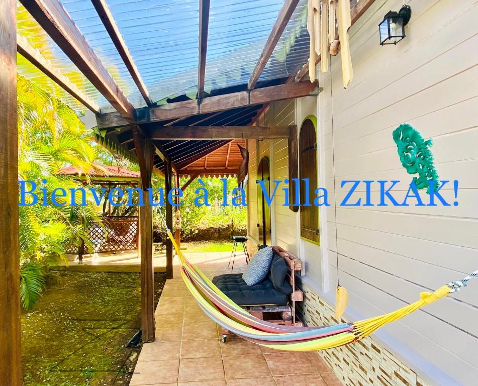 Zahrada ubytování Magnifique Lodge en bois avec piscine et jardin de 800 m2