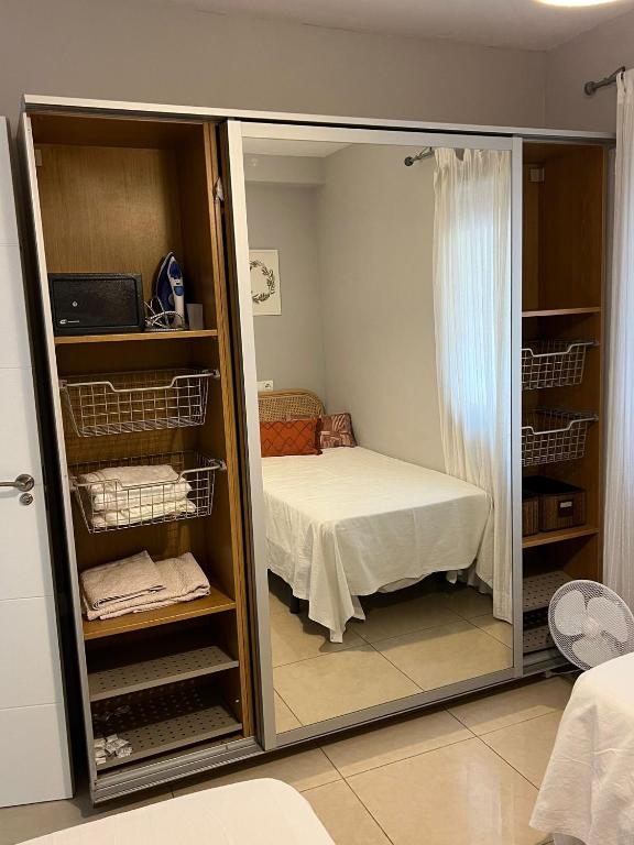 Postel nebo postele na pokoji v ubytování Apartamento Almar PLAYA DE LEVANTE