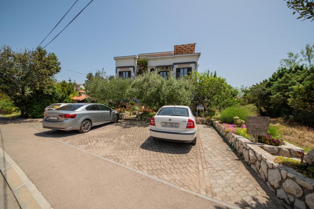 Zdjęcie z galerii obiektu Apartments and rooms by the sea Vrsi - Mulo, Zadar - 5848 w mieście Vrsi