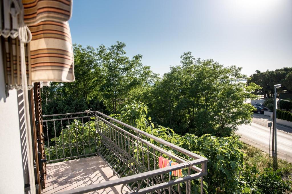 Zdjęcie z galerii obiektu Apartments and rooms by the sea Vrsi - Mulo, Zadar - 5848 w mieście Vrsi