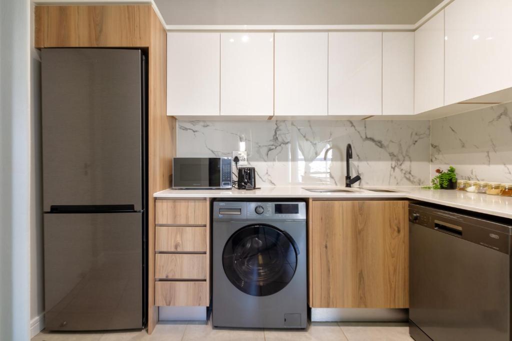 Lovely 1 Modern bedroom in Waterfall City - Housity