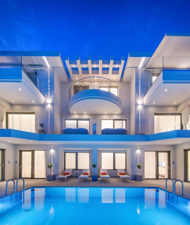 Bazén v ubytování LIVINGHOME SUITES nebo v jeho okolí