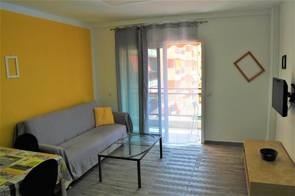 TV a/nebo společenská místnost v ubytování Cris Sol Apartments