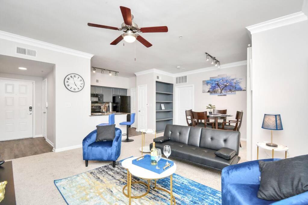 Posezení v ubytování The Royal Suite