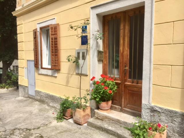 Budynek, w którym mieści się apartament