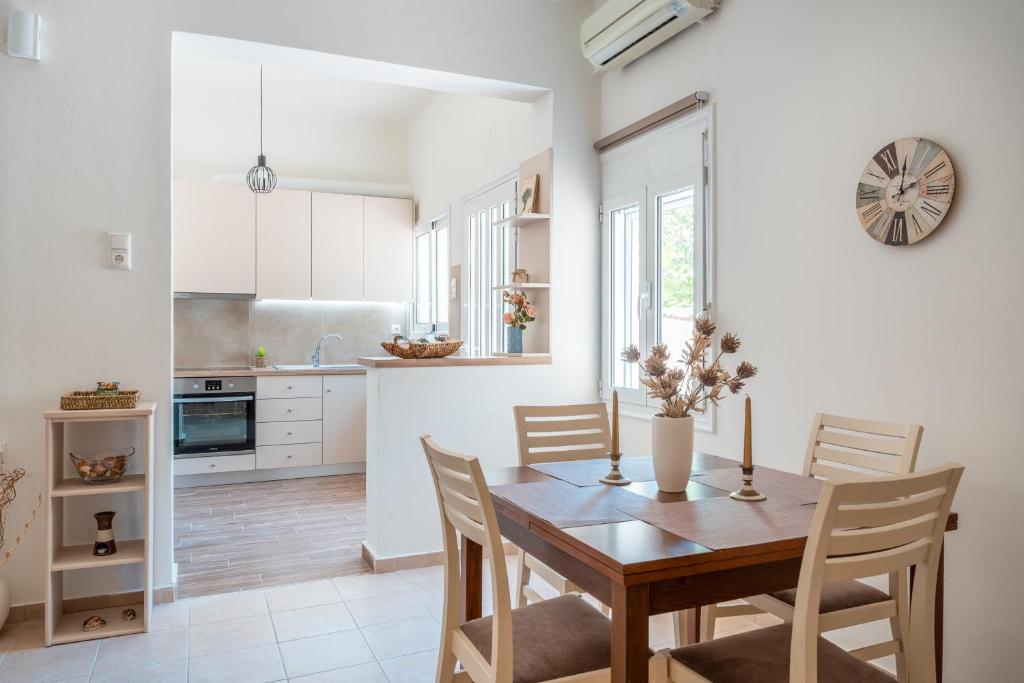 Stylish Central Renovated Apartment