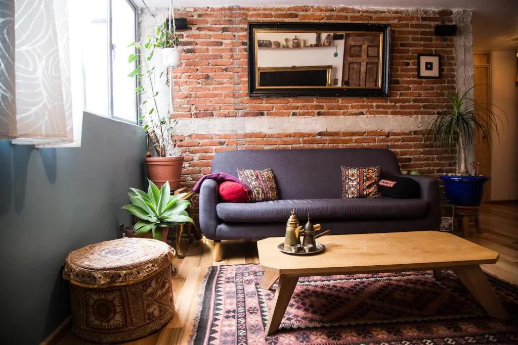 Unique & Comfy with AC near Mercado Medellin