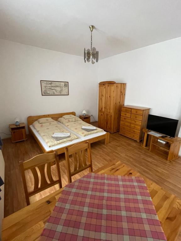 Katalinkert Panzió - Quadruple Chambre
