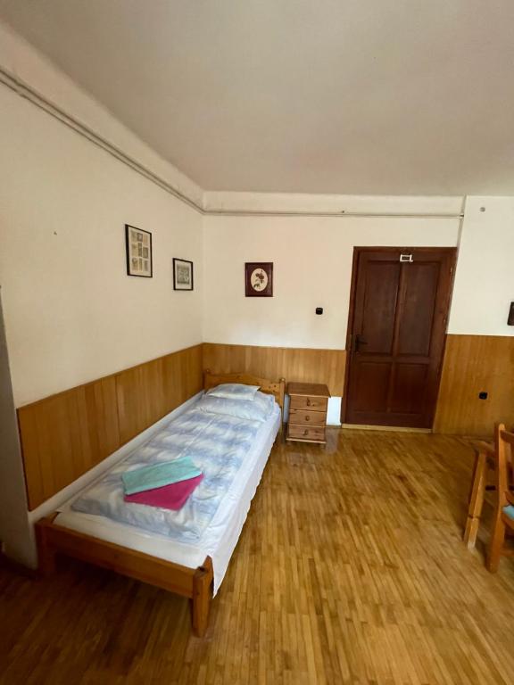 Postel nebo postele na pokoji v ubytování Katalinkert Panzió