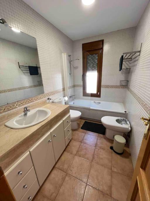 Fotografie z fotogalerie ubytování Casa con piscina en el centro de Marbella. v destinaci Marbella