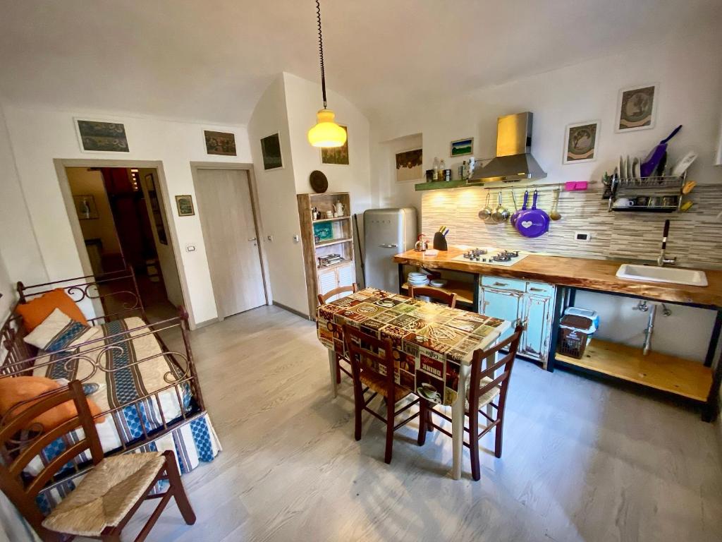 Kuchyň nebo kuchyňský kout v ubytování Appartamento in tranquillo borgo vicino al centro