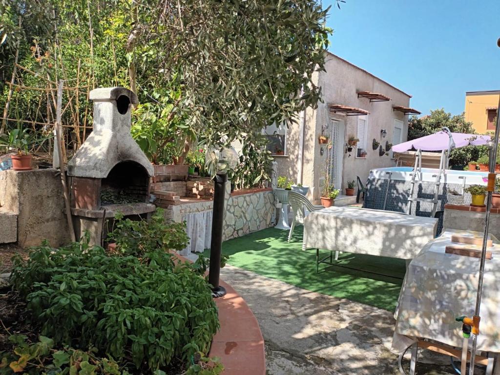 Ogród w obiekcie Aromi di Sicilia Casa Vacanze