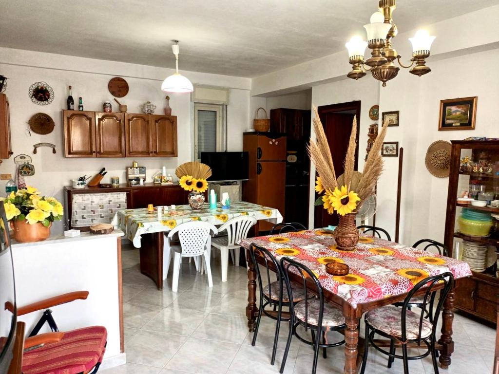 Kuchnia lub aneks kuchenny w obiekcie Aromi di Sicilia Casa Vacanze