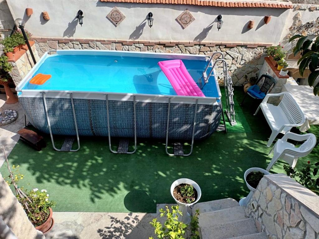 Basen w obiekcie Aromi di Sicilia Casa Vacanze lub w pobliżu