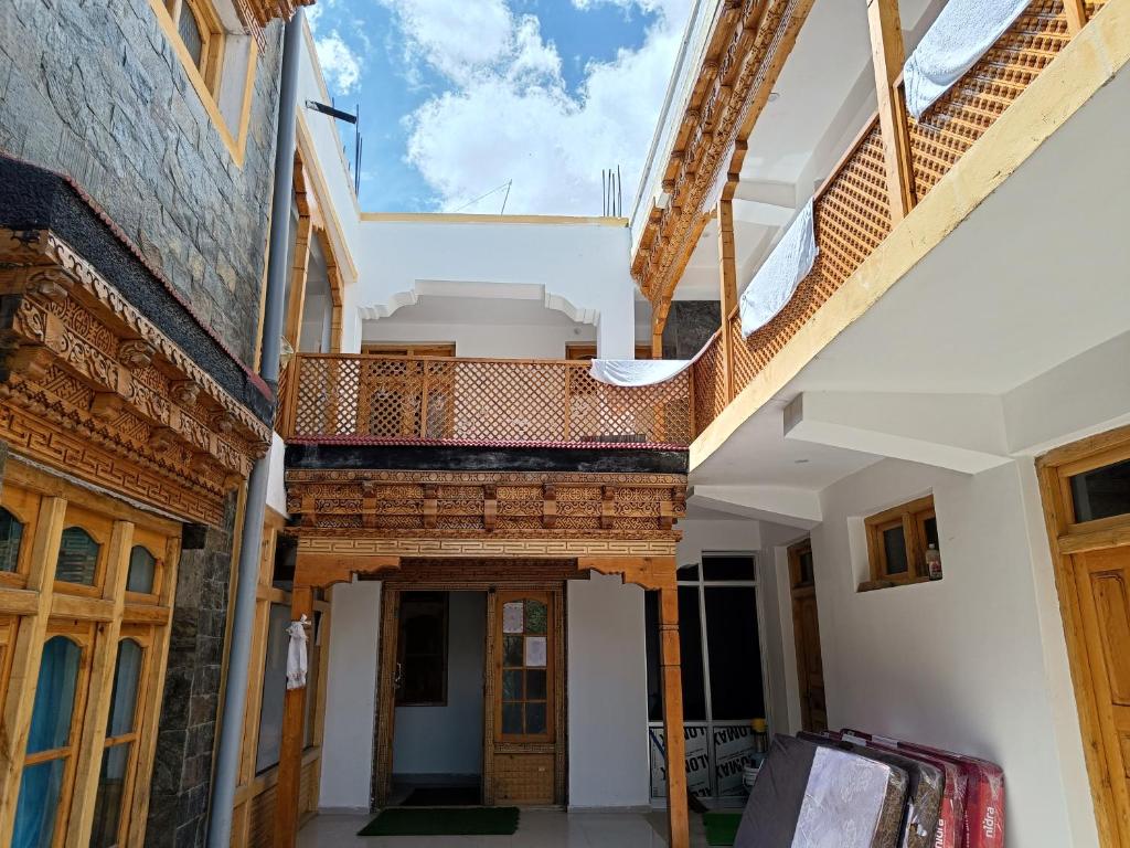 Balkón nebo terasa v ubytování Himalayan Regal House