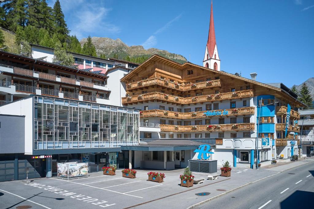 Nespecifikovaný výhled na hory nebo výhled na hory při pohledu z hotelu