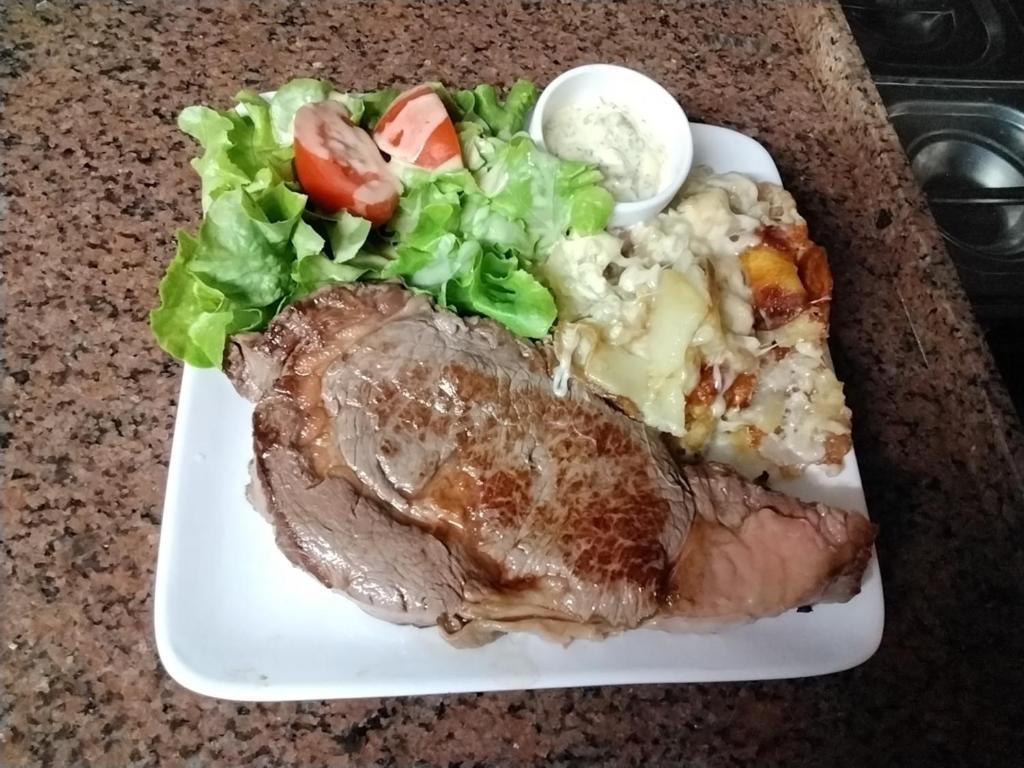 Jídlo v hotelu nebo okolí