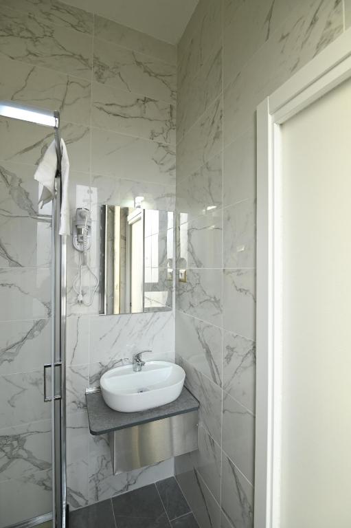 Hotel Midway - Resim 12