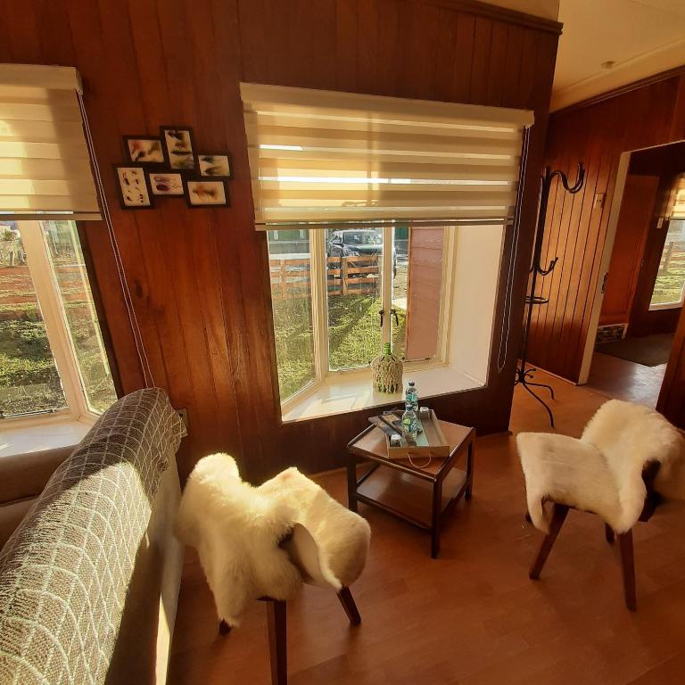 Istumisnurk majutusasutuses Riverline lodge