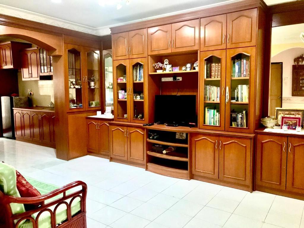 Kuchyň nebo kuchyňský kout v ubytování Homestay Rumah Singgah