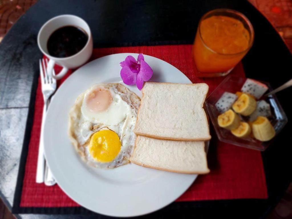 Jídlo v hostelu nebo okolí