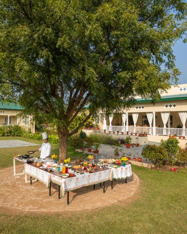 Zahrada ubytování Sariska Manor Luxury Cottages Tehla