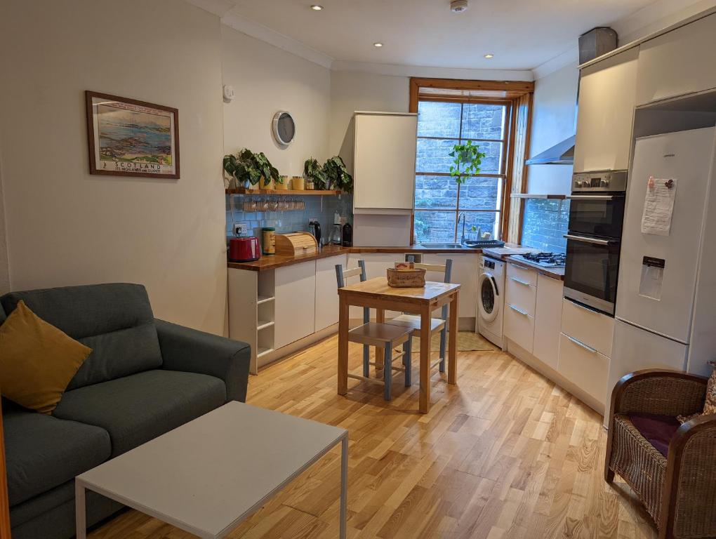 Apartment Cozy 2 double bedroom flat in the heart of Leith, Edinburgh, UK 