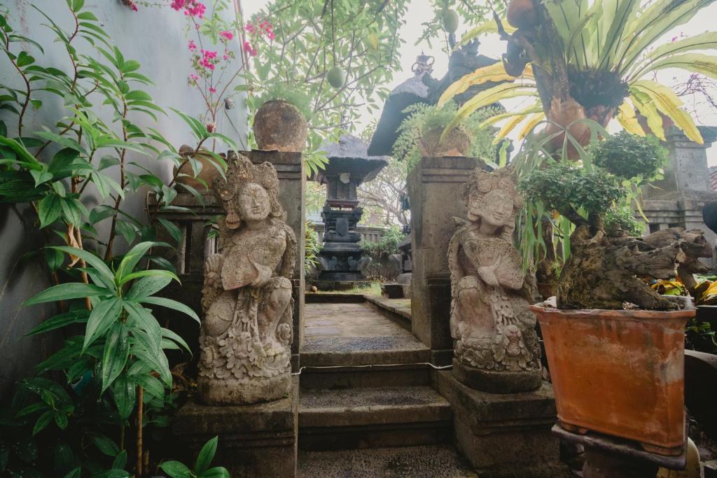 Giardino di Samblung Mas House