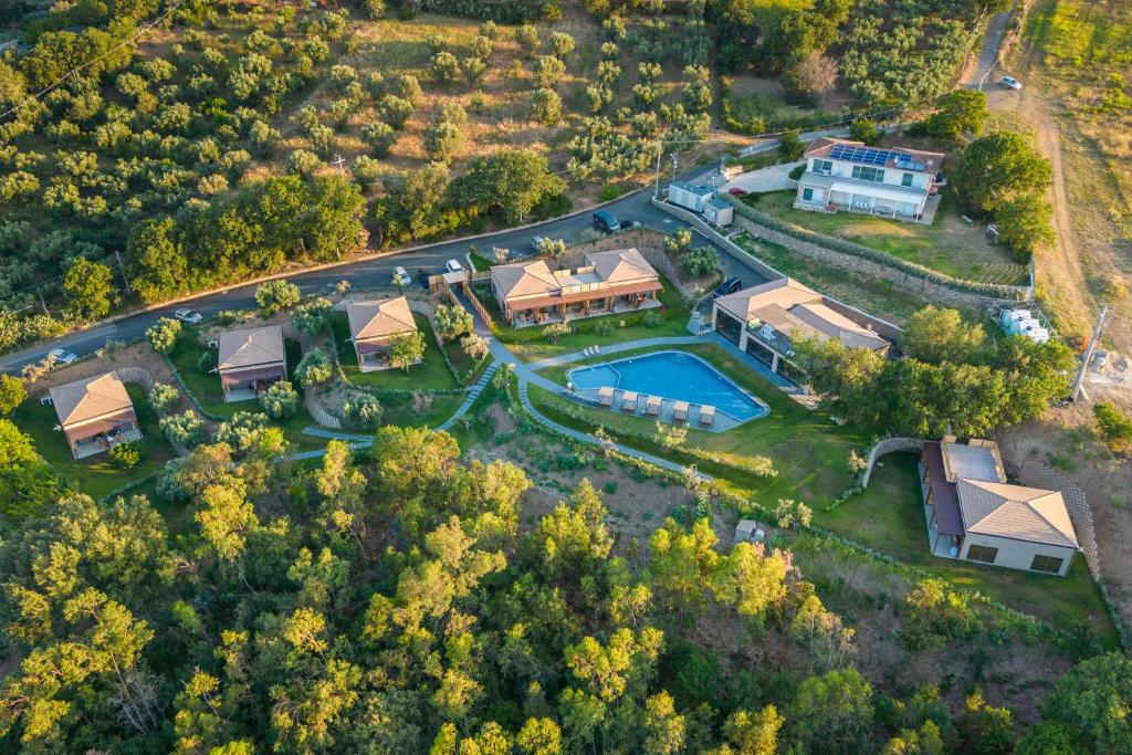 Bazén v ubytování Hang Loose Cottage Hotel & Resort 4 stelle Gizzeria Calabria nebo v jeho okolí