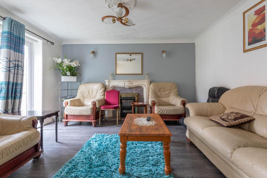 10 min to CityCentre, Beeston Hill (updated prices 2024)