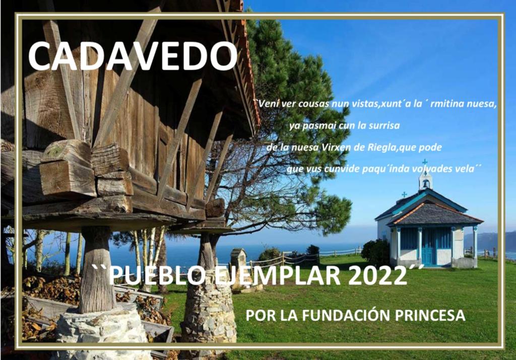 ein Flyer für einen Pavillon in einem Park in der Unterkunft Complejo la Regalina in Cadavedo