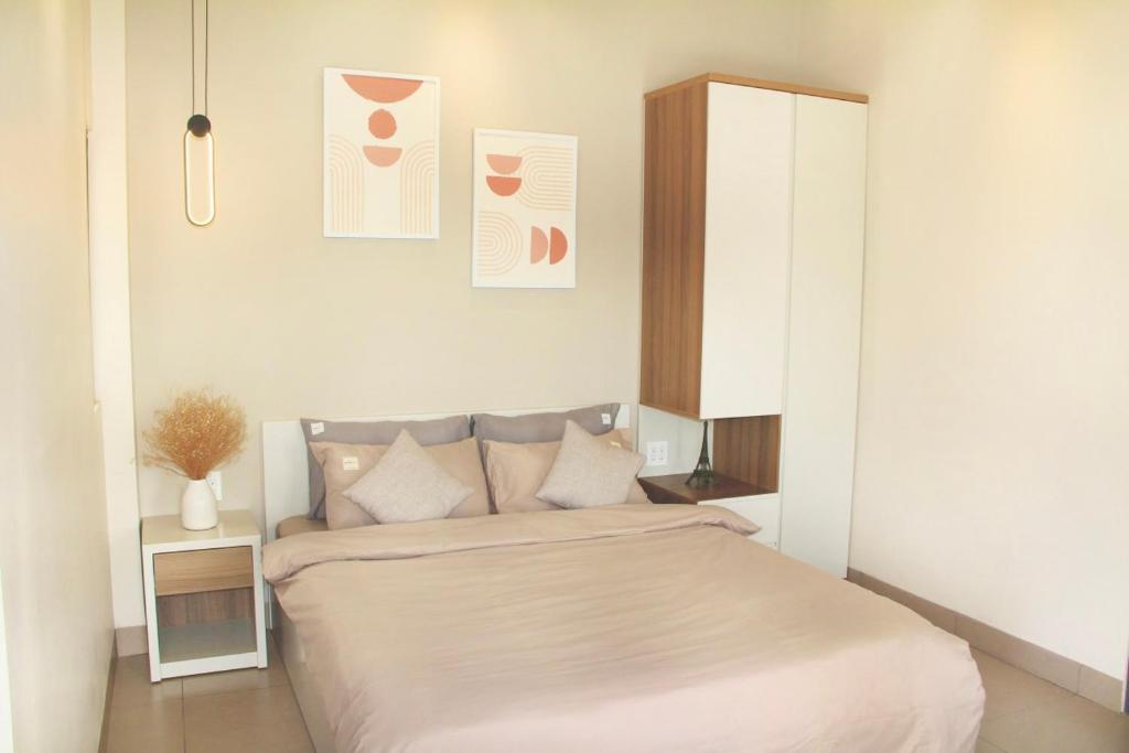 MIDMOST HOUSE - One-Bedroom Apartment