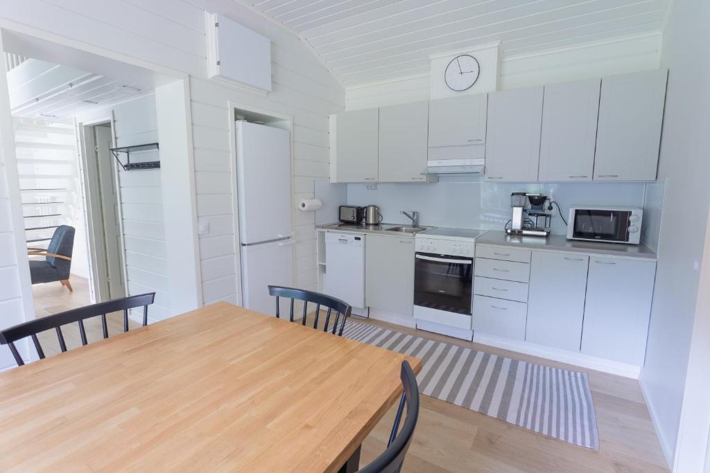 Lomaperkkiö Cottages - Large Two-Bedroom Cottage With Sauna
