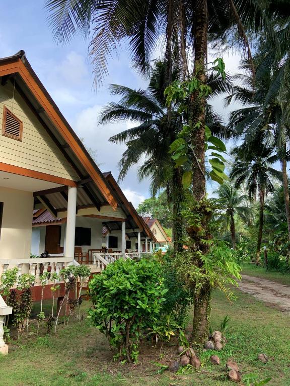 Zahrada ubytování Smilebeach Resort Khaolak