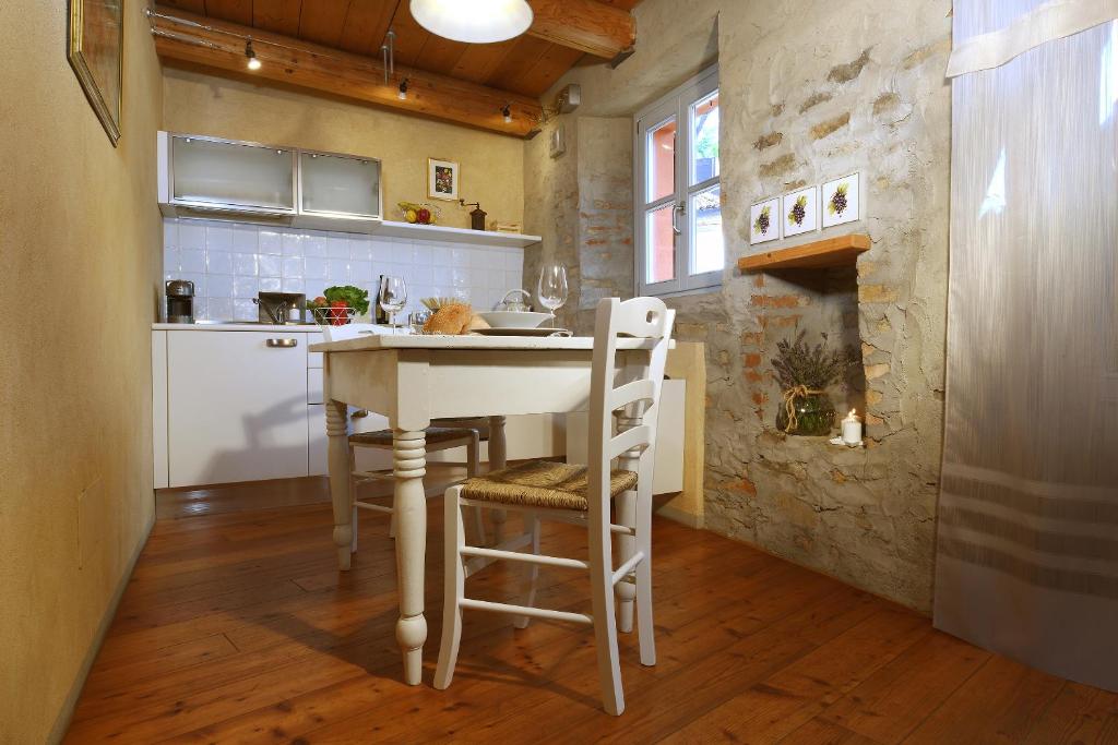 Cucina o angolo cottura di Cà 'd Calin Casa nel Borgo