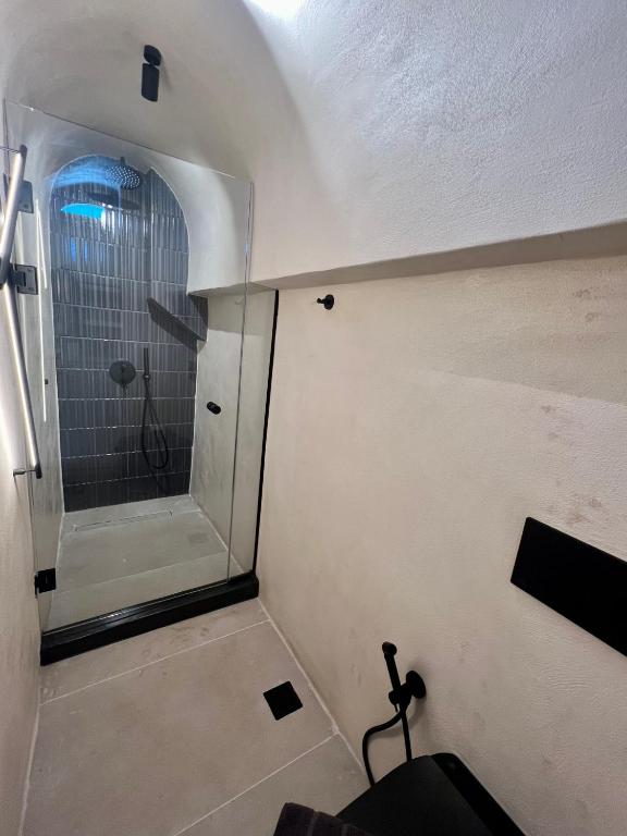 Koupelna v ubytování ArmonOia Suites