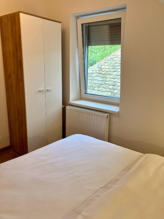 Petlov salaš rooms - Resim 15