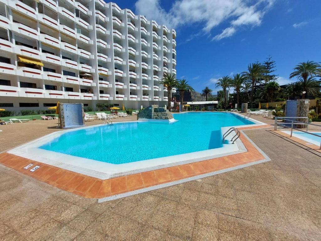 Bazén v ubytování PLAYA DEL INGLES -2 balcons- AGAETE PARK nebo v jeho okolí