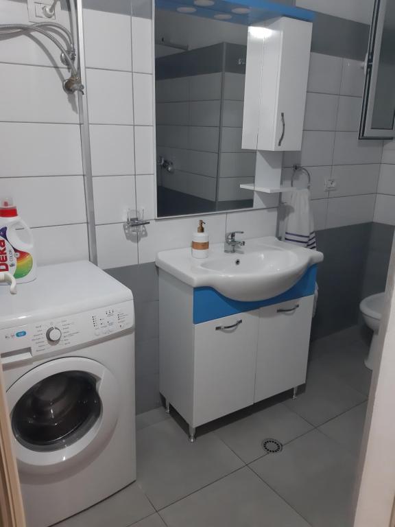 Nazari Orikum holiday apartament with veranda over 7 nights - Image 3