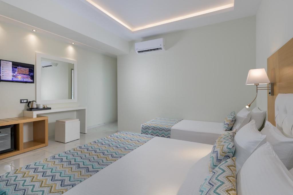 Oceanis Park Hotel - Standard Triple Room
