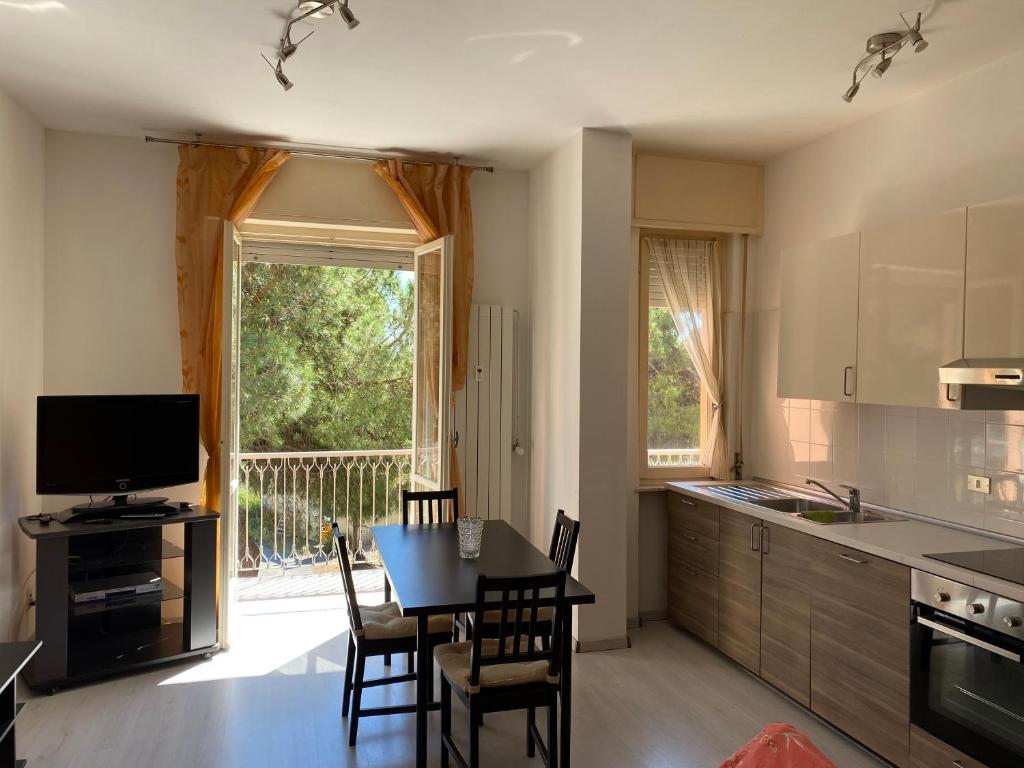 Kuchyň nebo kuchyňský kout v ubytování Casa al Mare di Vadino